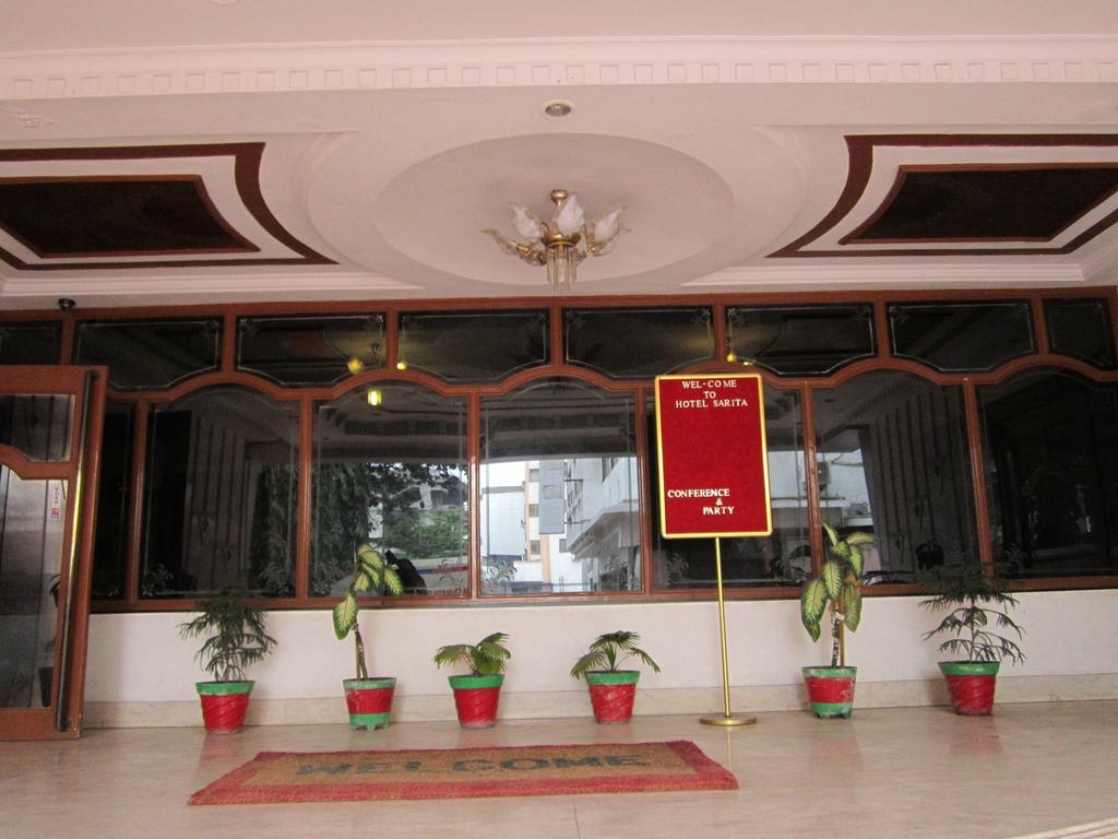 Hotel Sarita Surat Exterior photo