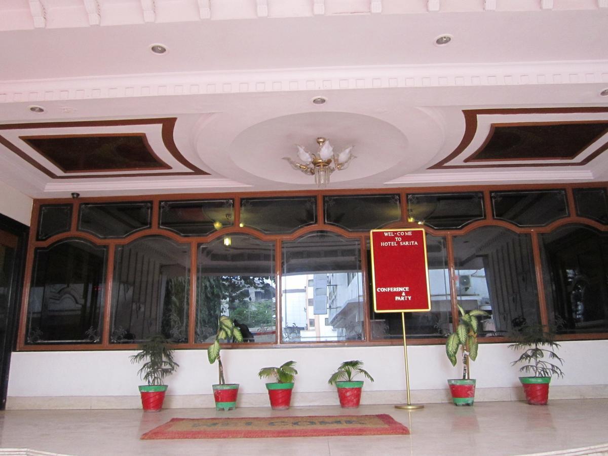 Hotel Sarita Surat Exterior photo
